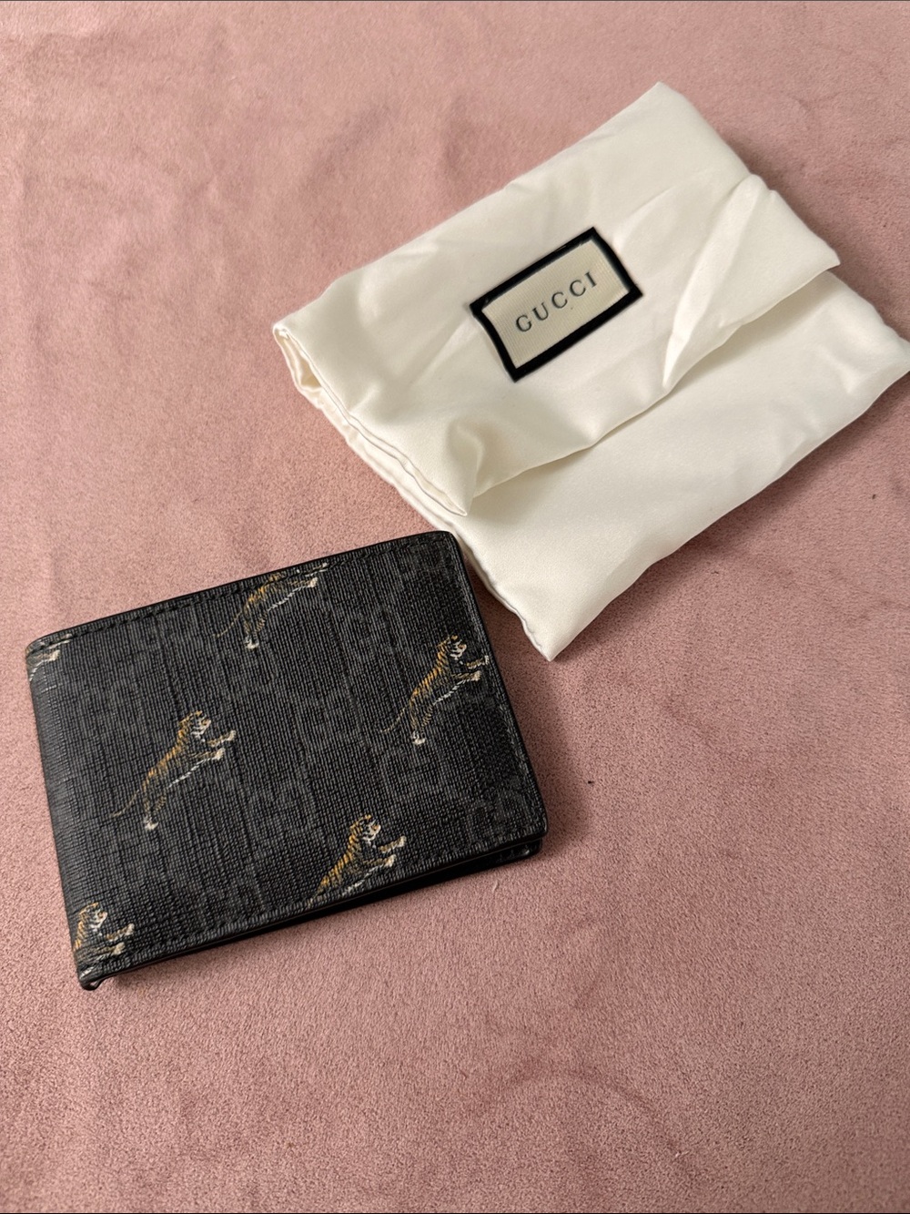 Gucci GG Black Leather Bi-Fold Wallet with Tiger Print